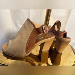 Coach and Four Tan and Brown Sandals with Slingback Strap